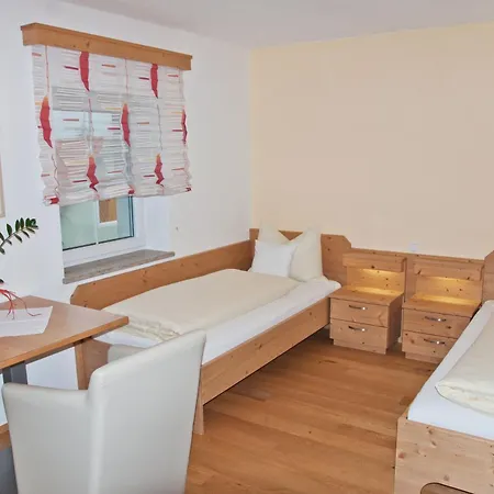 Essl בית הארחה Dietach