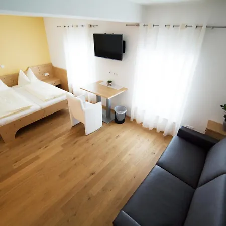 Essl בית הארחה Dietach